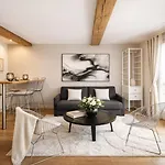Chic Apartment In Notre-Dame De Paris